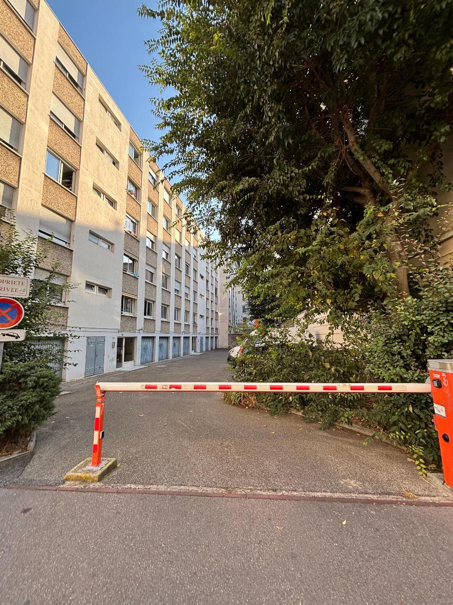 Parking / Garage en location &agrave; Lyon